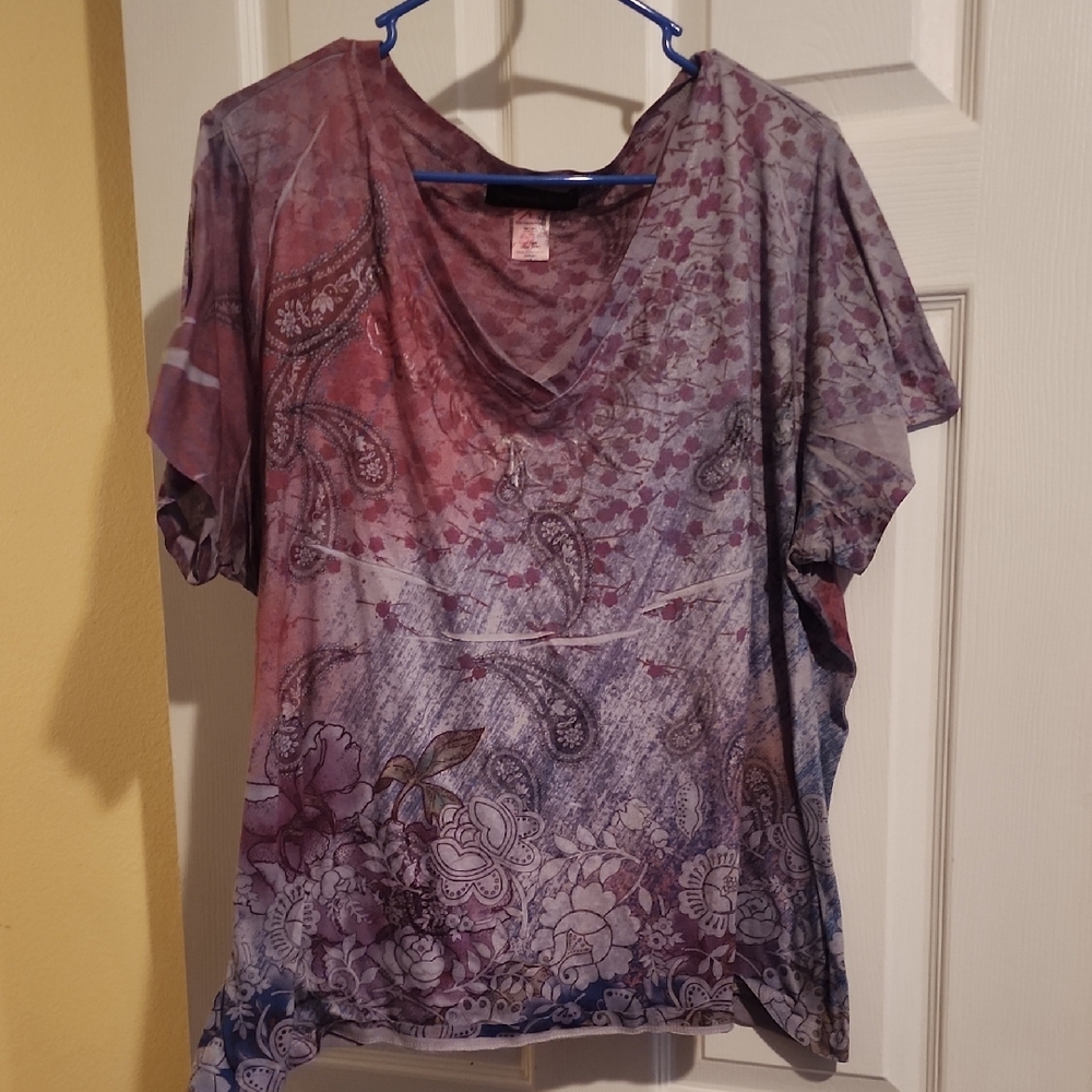 Red and Purple Graphic Short Sleeve Tee